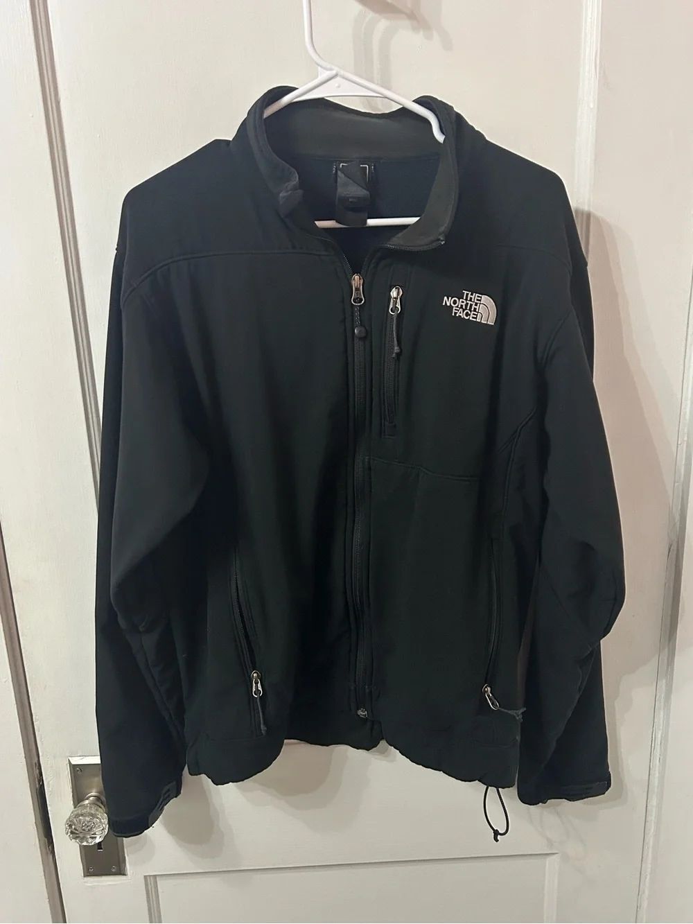 The North Face Men's Black Full-Zip Softshell Jacket